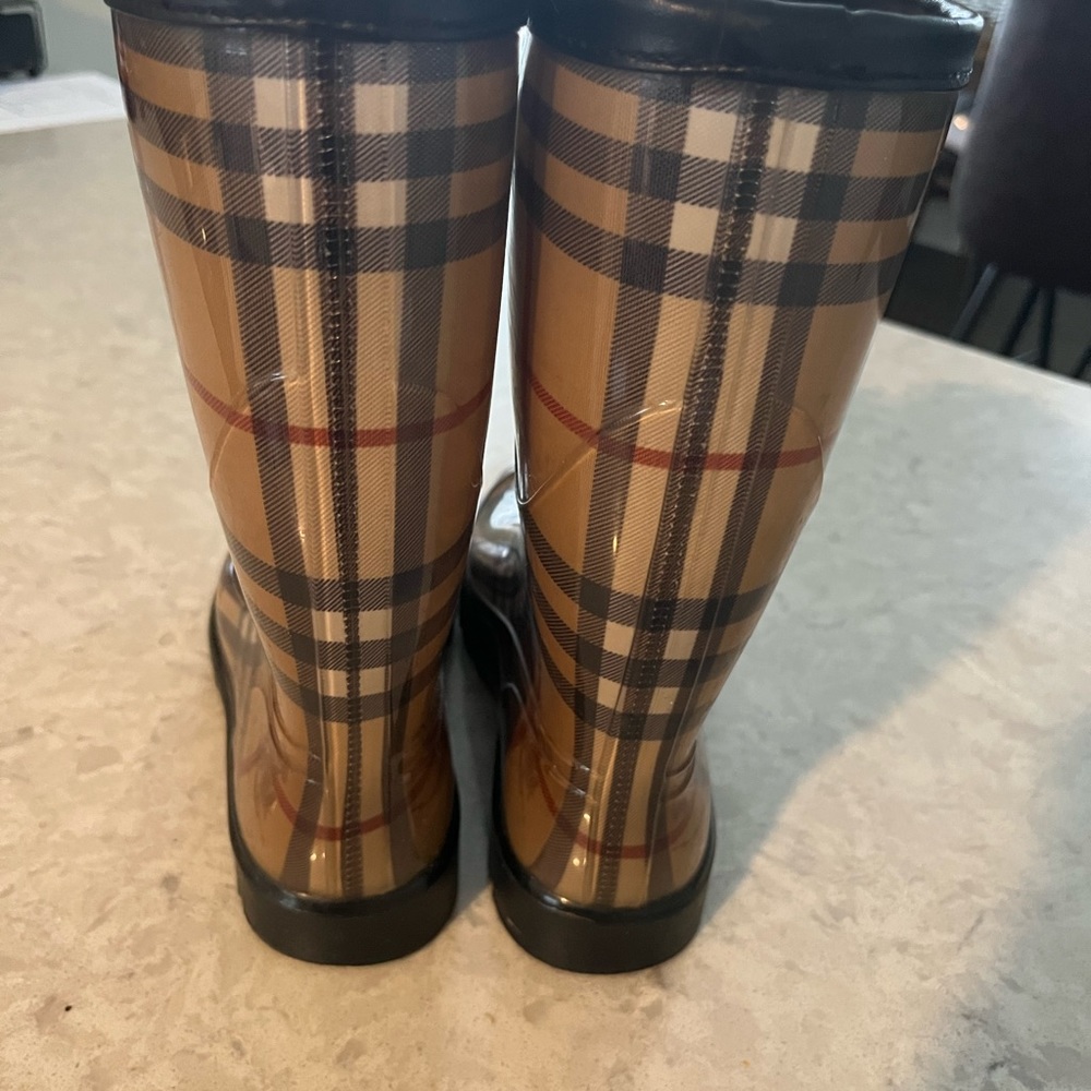 Burberry Rainboots - Picture 4 of 4